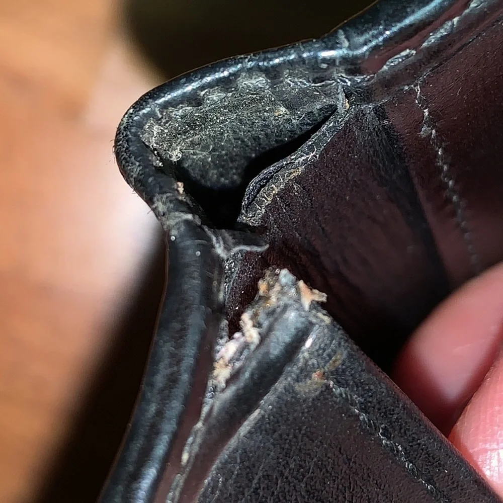Authentic Louis Vuitton Epi Leather Bifold Wallet